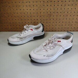 Nike womens soft pink Air Max Dia running shoes 8 M